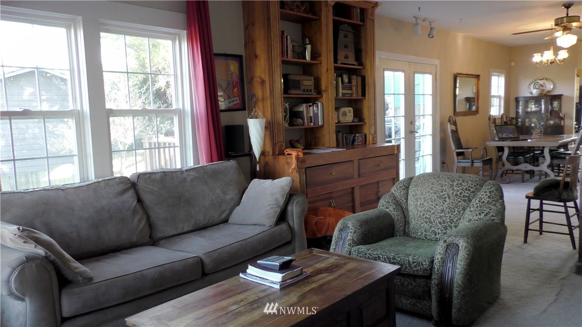 513 South 15th Street Renton, WA 98055 - Photo 6 of 10