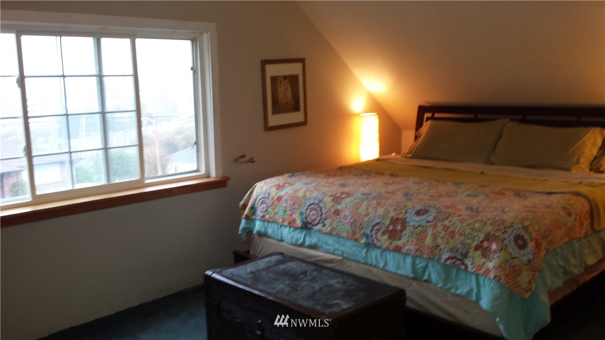 513 South 15th Street Renton, WA 98055 - Photo 7 of 10