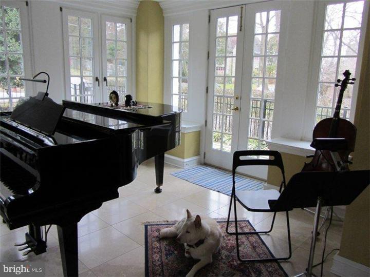 9141 Green Tree Road Philadelphia, PA 19118 - Photo 13 of 25 Gallery Image 13