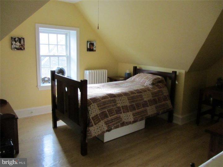 9141 Green Tree Road Philadelphia, PA 19118 - Photo 18 of 25 Gallery Image 18