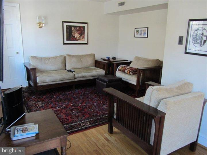 9141 Green Tree Road Philadelphia, PA 19118 - Photo 20 of 25 Gallery Image 20