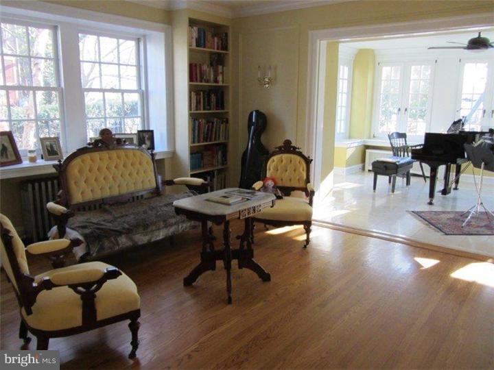 9141 Green Tree Road Philadelphia, PA 19118 - Photo 3 of 25 Gallery Image 3