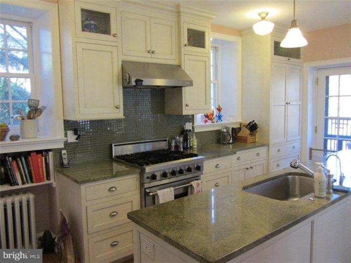 9141 Green Tree Road Philadelphia, PA 19118 - Photo 7 of 25 Gallery Image 7