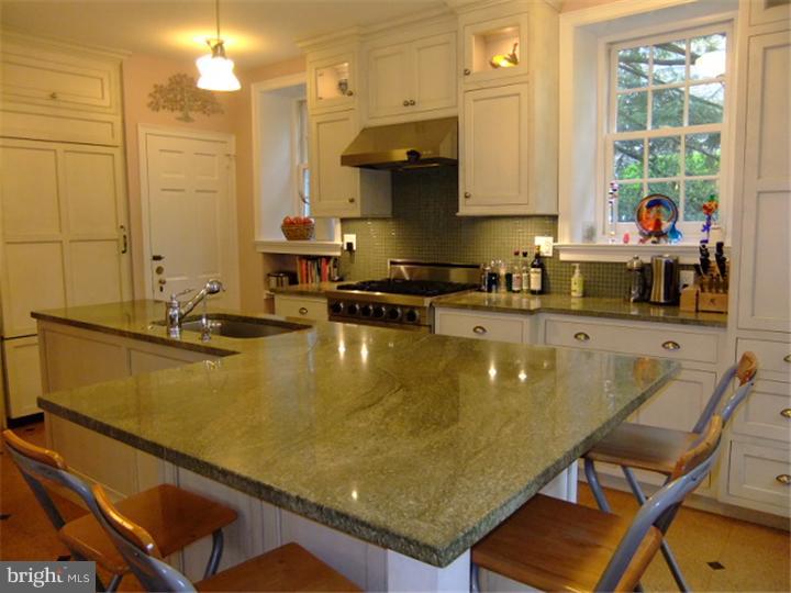 9141 Green Tree Road Philadelphia, PA 19118 - Photo 10 of 25 Gallery Image 10