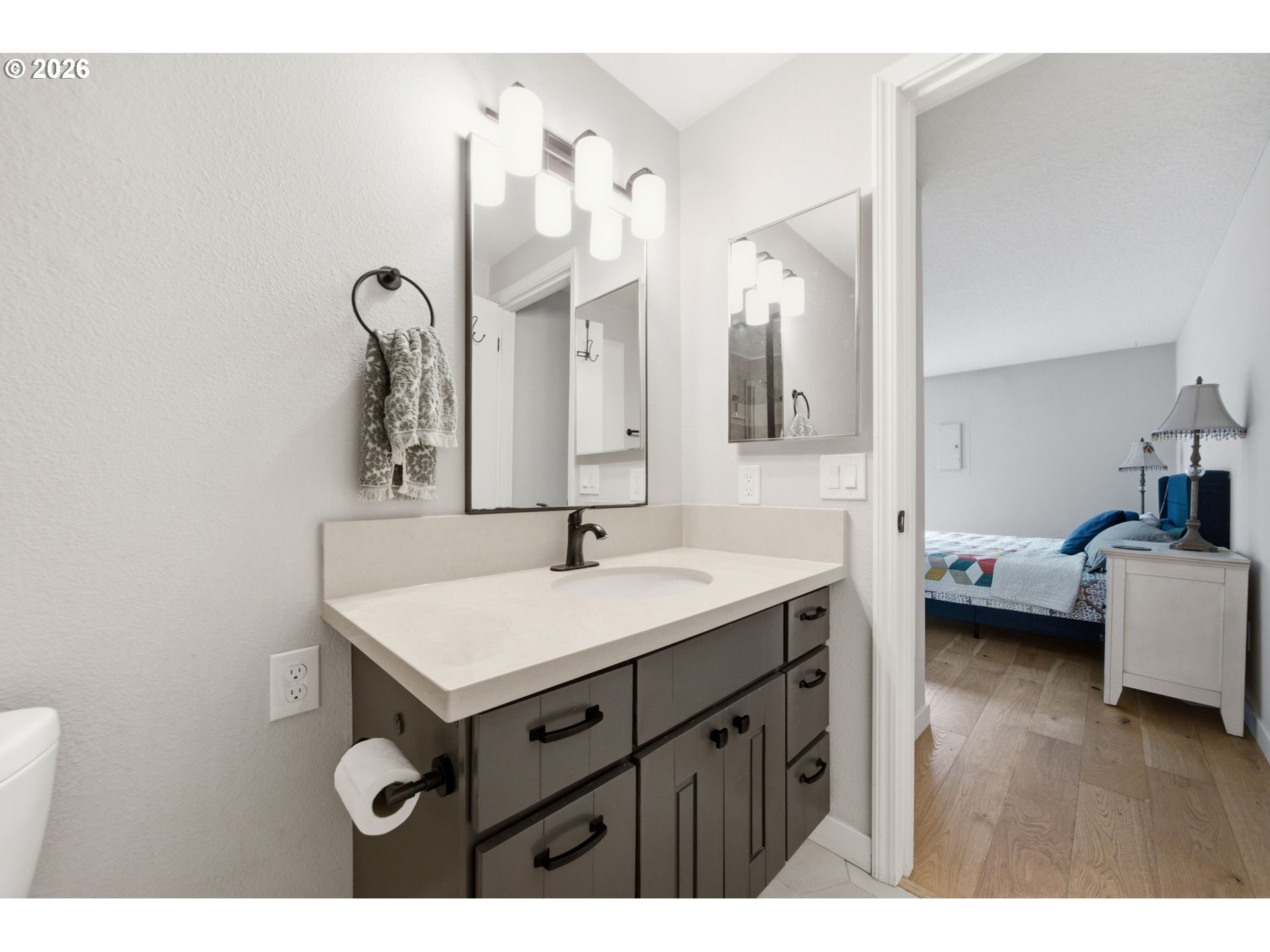 5620 South Riverside Lane, Unit 1 Portland, OR 97239 - Photo 32 of 45