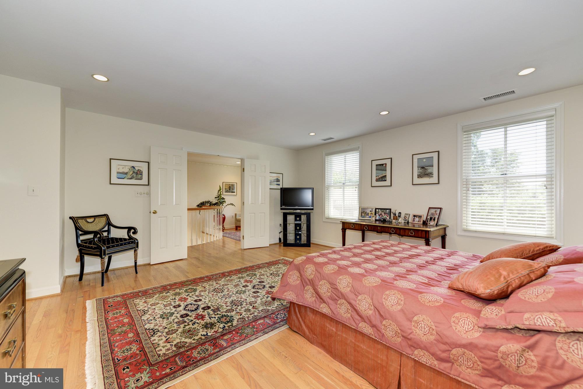 4709 Foxhall Crescent Northwest Washington, DC 20007 - Photo 16 of 29