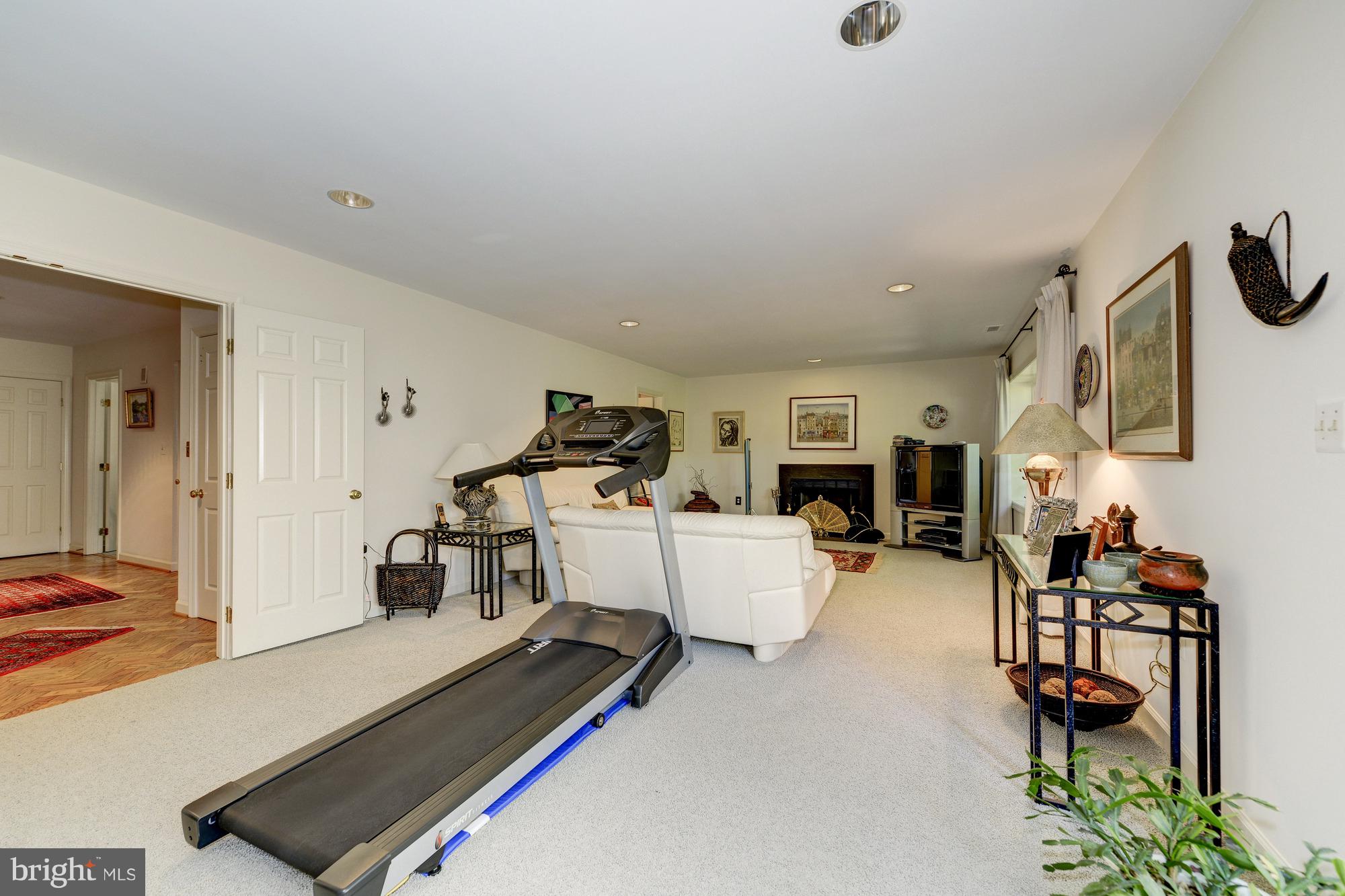 4709 Foxhall Crescent Northwest Washington, DC 20007 - Photo 23 of 29