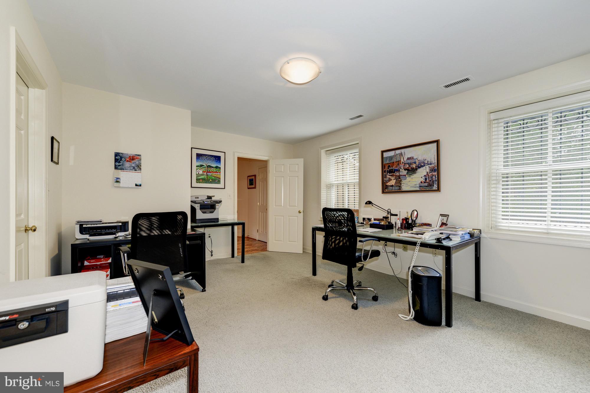 4709 Foxhall Crescent Northwest Washington, DC 20007 - Photo 26 of 29