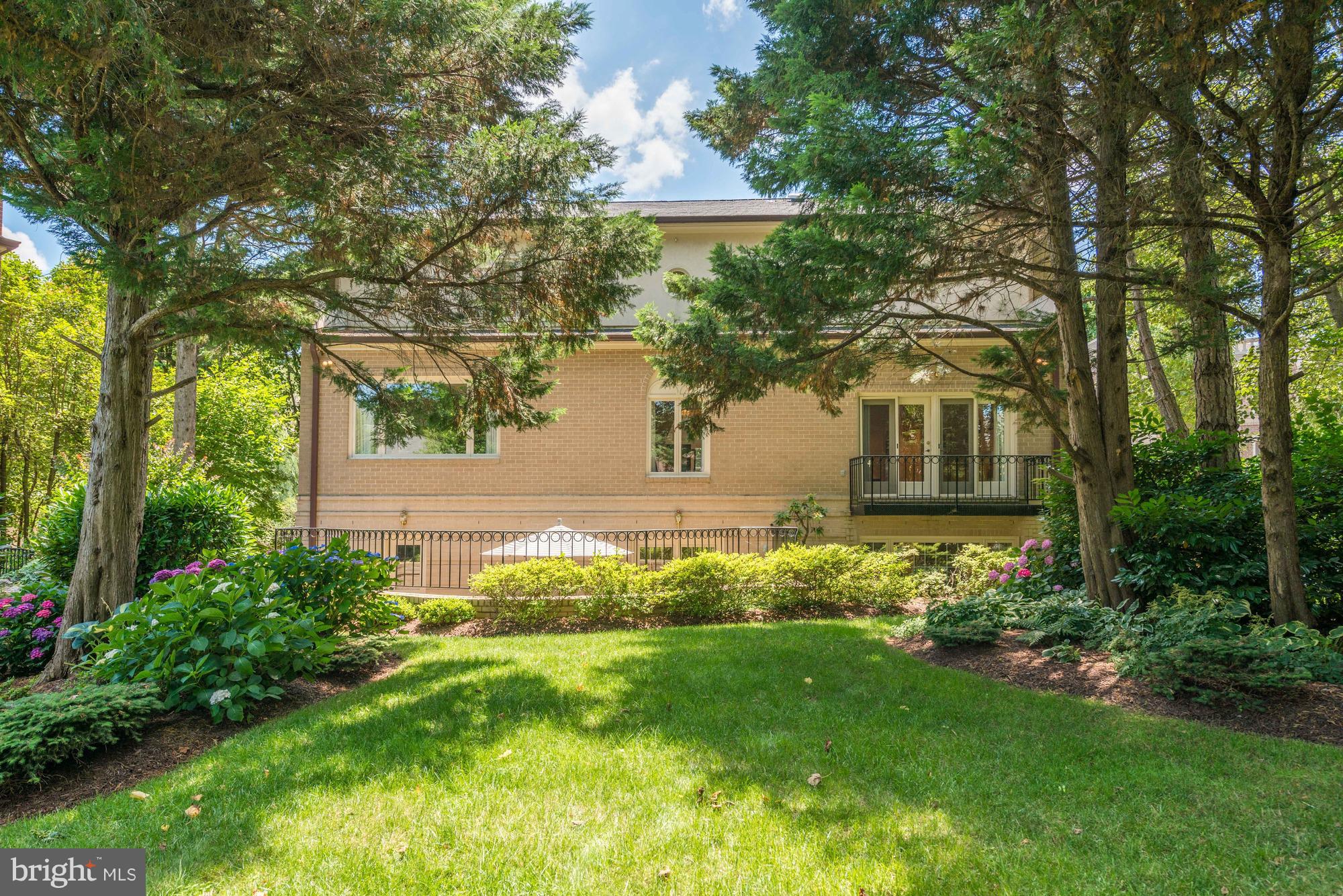 4709 Foxhall Crescent Northwest Washington, DC 20007 - Photo 28 of 29