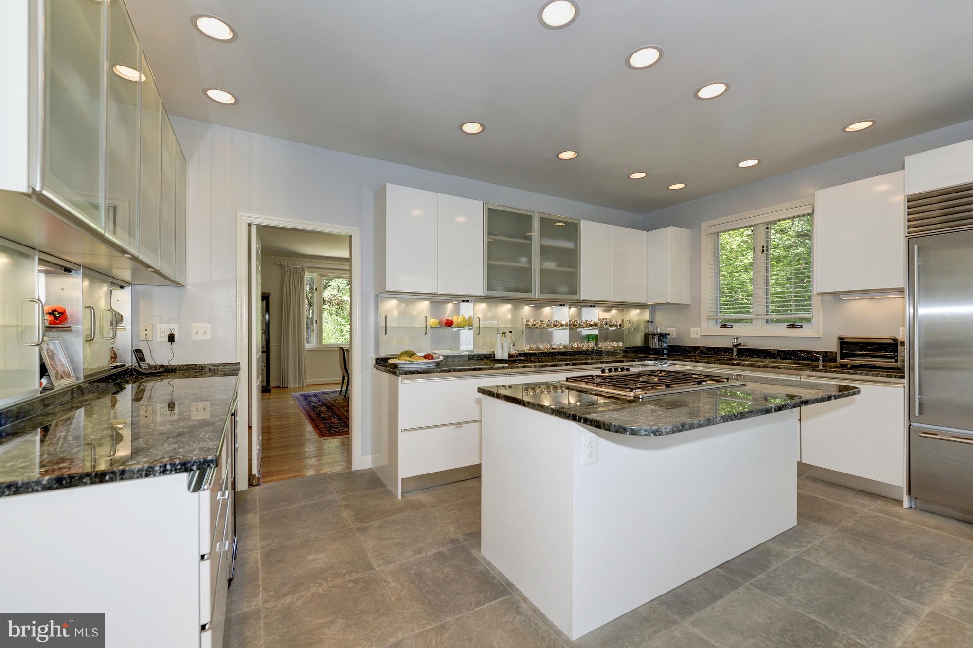 4709 Foxhall Crescent Northwest Washington, DC 20007 - Photo 5 of 29