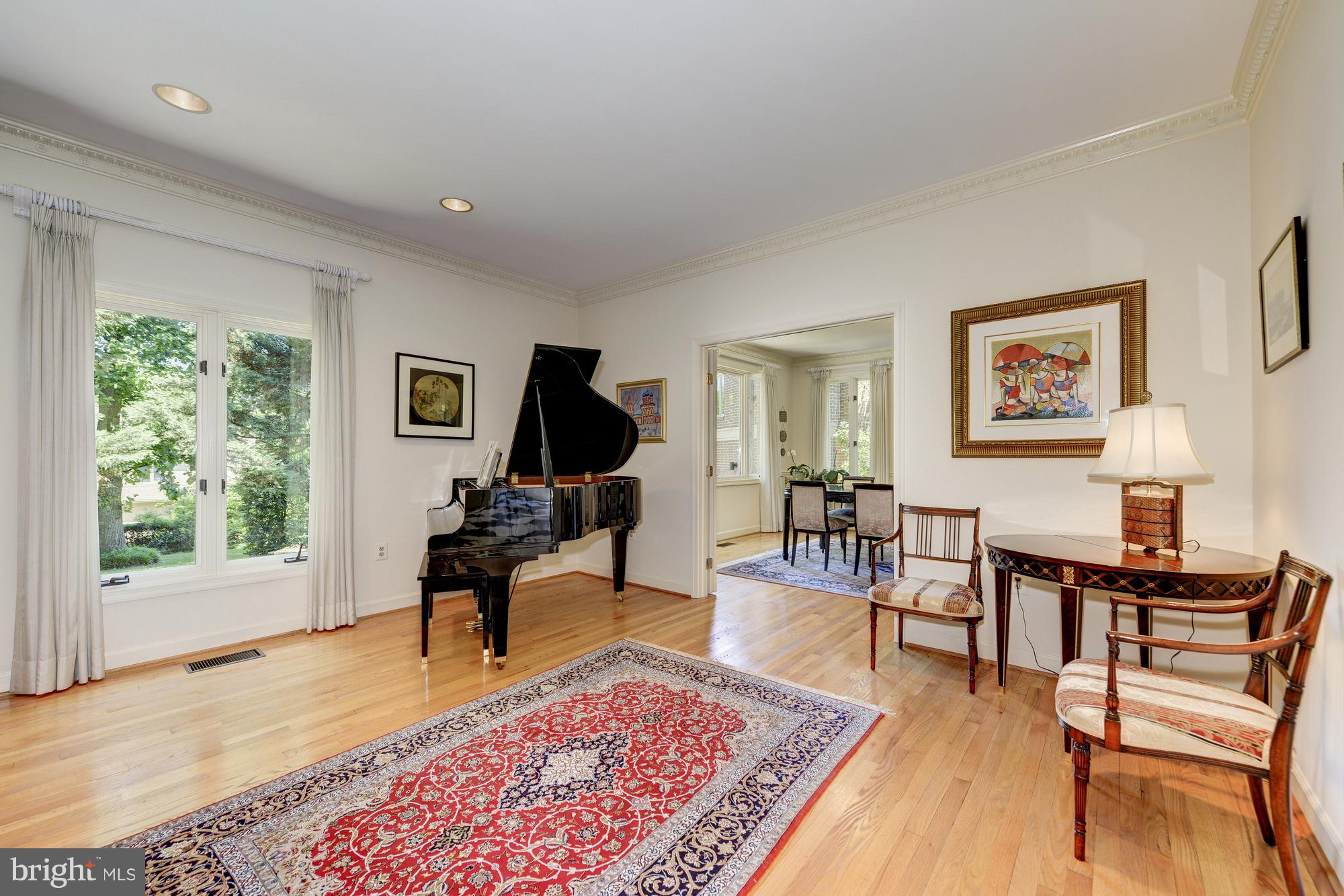 4709 Foxhall Crescent Northwest Washington, DC 20007 - Photo 10 of 29