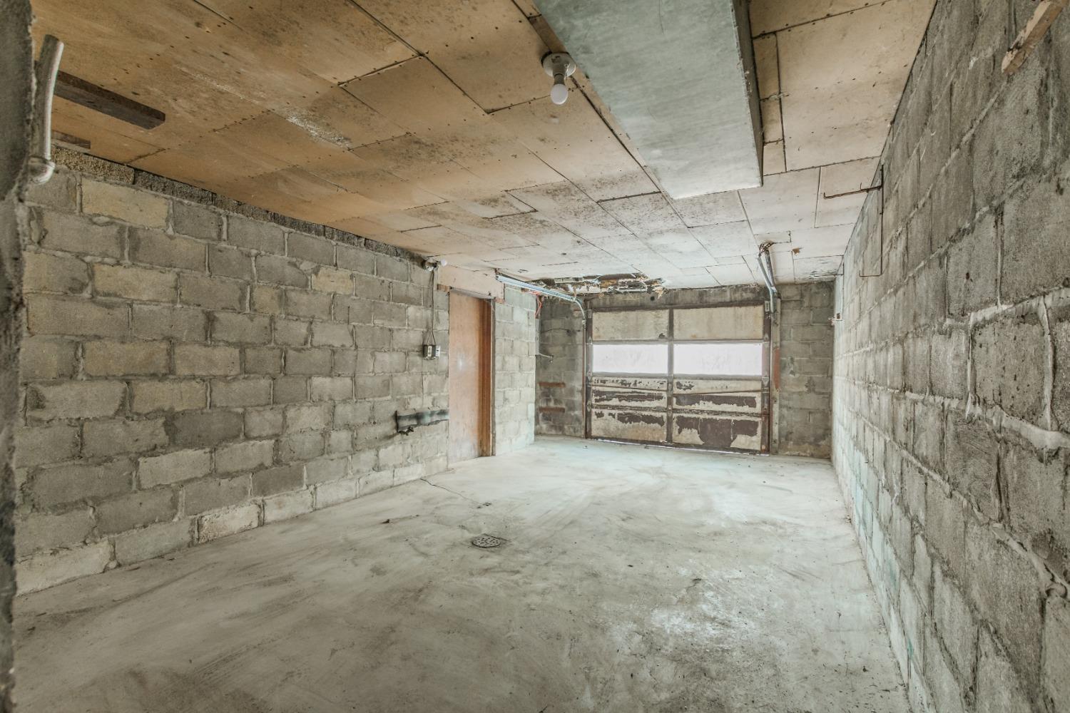 10451 Burlington Road Cincinnati, OH 45231 - Photo 9 of 18 Gallery Image 9