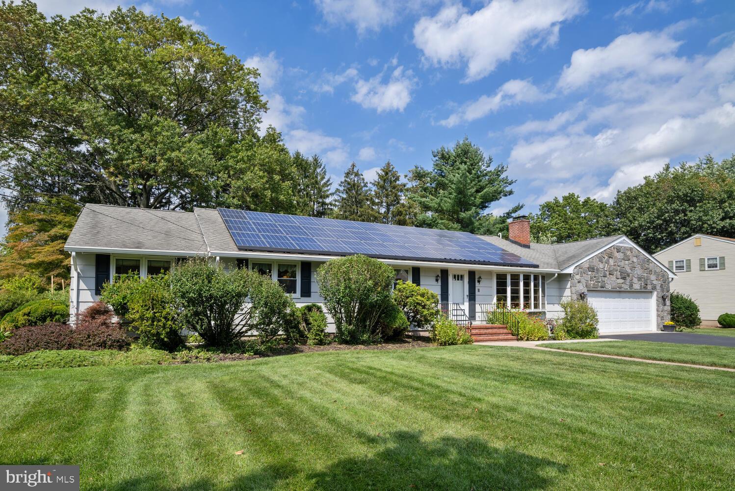 8 Mansfield Road Ewing, NJ 08628 - Photo 3 of 39