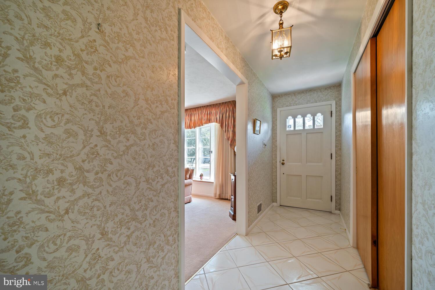 8 Mansfield Road Ewing, NJ 08628 - Photo 6 of 39