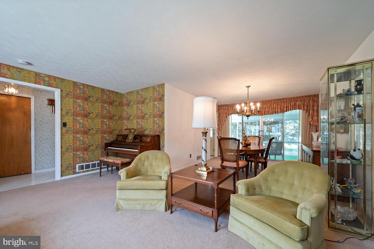 8 Mansfield Road Ewing, NJ 08628 - Photo 9 of 39