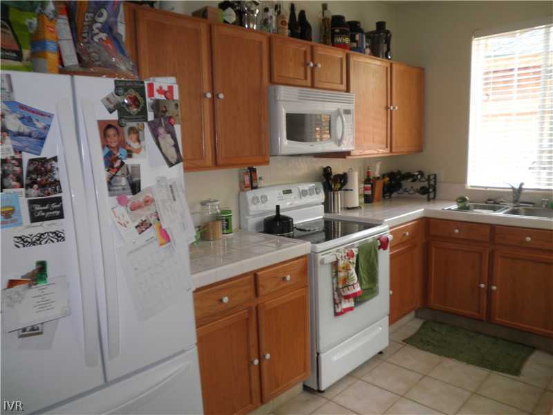 915 Incline Way, Unit 202 Incline Village, NV 89451 - Photo 8 of 12 Kitchen.