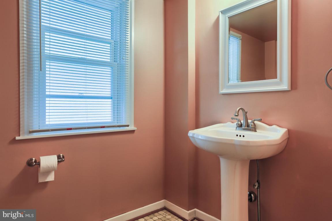 353 Pinkerton Road Mount Joy, PA 17552 - Photo 10 of 23 Gallery Image 10