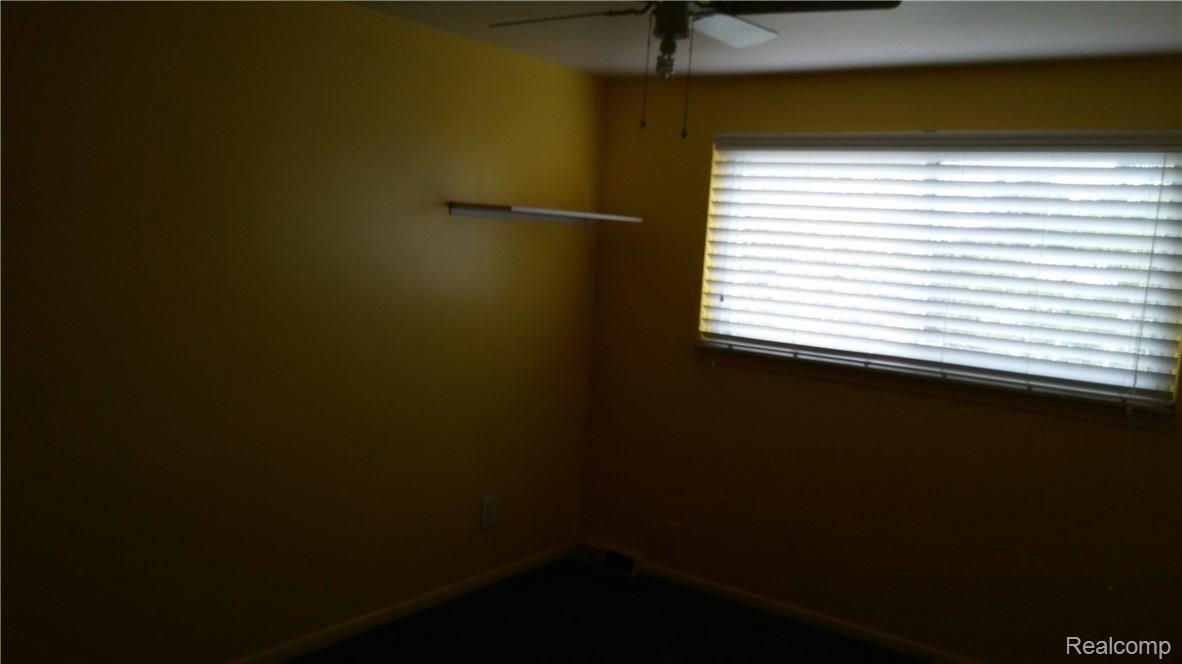 26150 Burg Road Warren, MI 48089 - Photo 15 of 38 100.jpg