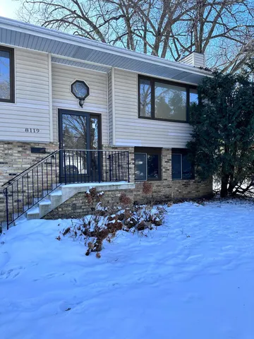 $299,900 | 8119 28th Avenue North, New Hope, MN 55427