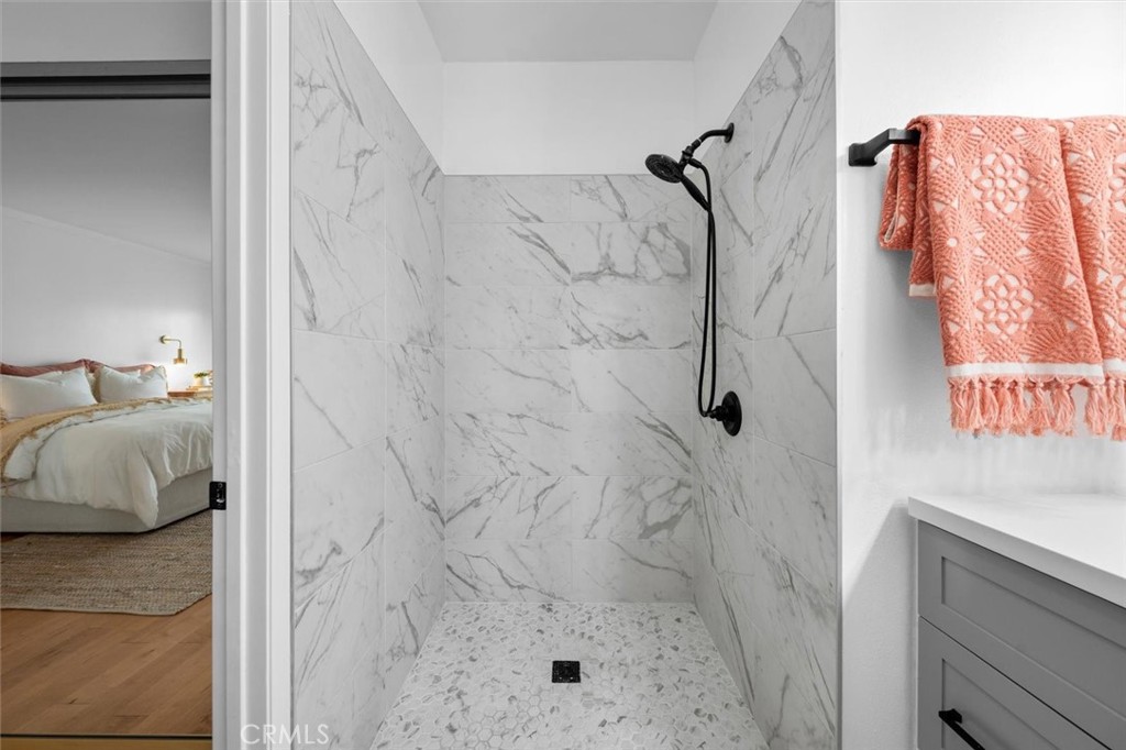 1200 Opal Street, Unit 7 Redondo Beach, CA 90277 - Photo 24 of 40 a bathroom with a shower