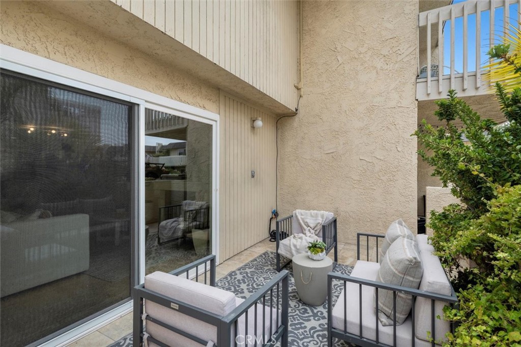 1200 Opal Street, Unit 7 Redondo Beach, CA 90277 - Photo 7 of 40 a view of a balcony dining area