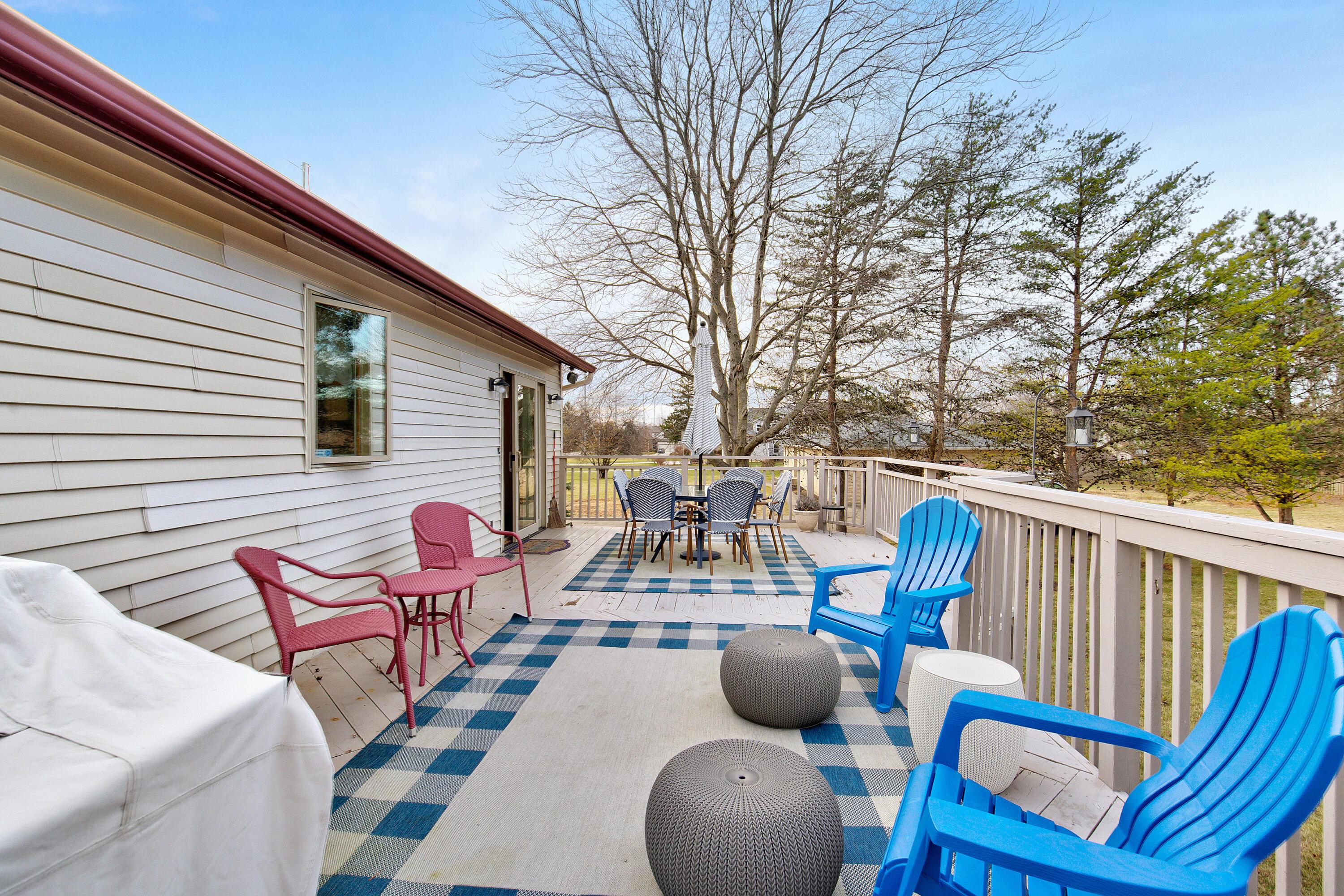6186 Feder Road Columbus, OH 43228 - Photo 37 of 53 Deck