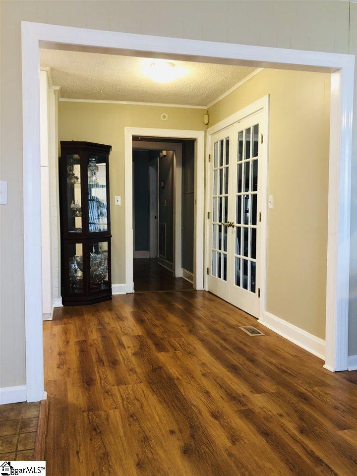 6315 Augusta Road Greenville, SC 29605 - Photo 4 of 24 Gallery Image 4