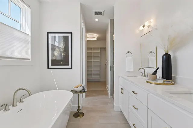 $1,299,000 | 5655 Buffington Lane, Shorewood, MN 55331