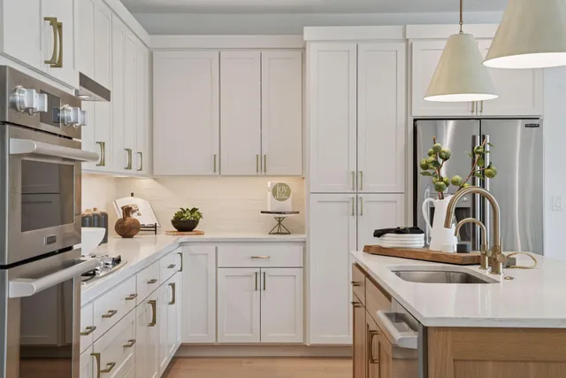 $1,299,000 | 5655 Buffington Lane, Shorewood, MN 55331