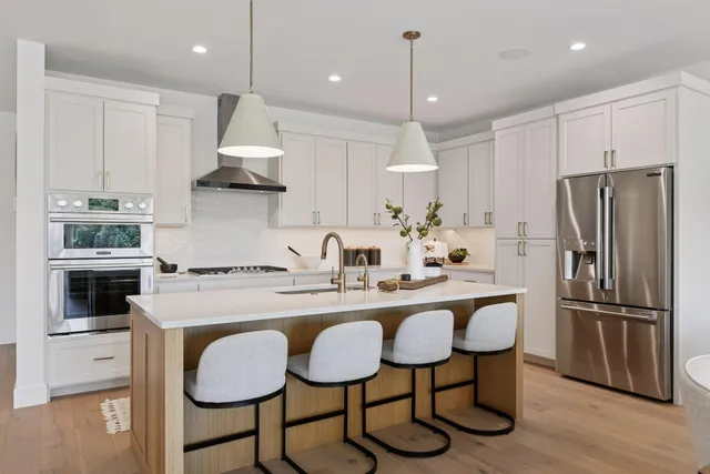 $1,299,000 | 5655 Buffington Lane, Shorewood, MN 55331