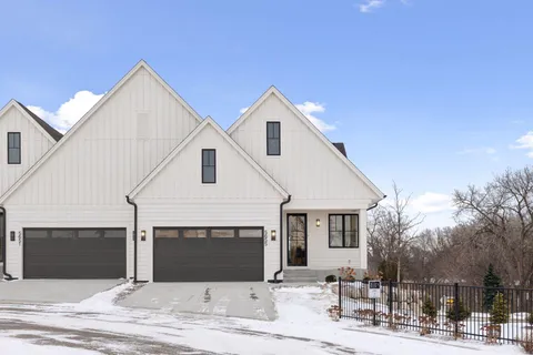 $1,299,000 | 5655 Buffington Lane, Shorewood, MN 55331