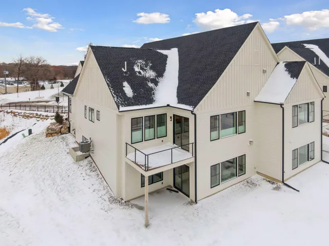 $1,299,000 | 5655 Buffington Lane, Shorewood, MN 55331