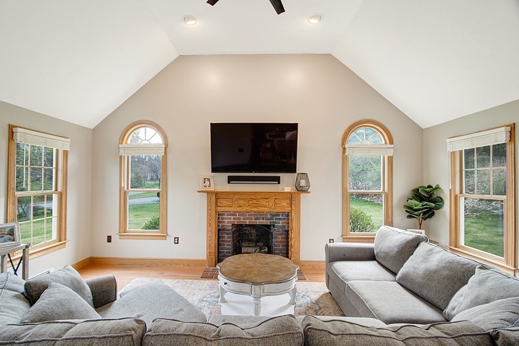 14 Stuart Road Sterling, MA 01564 - Photo 12 of 39 Gallery Image 12