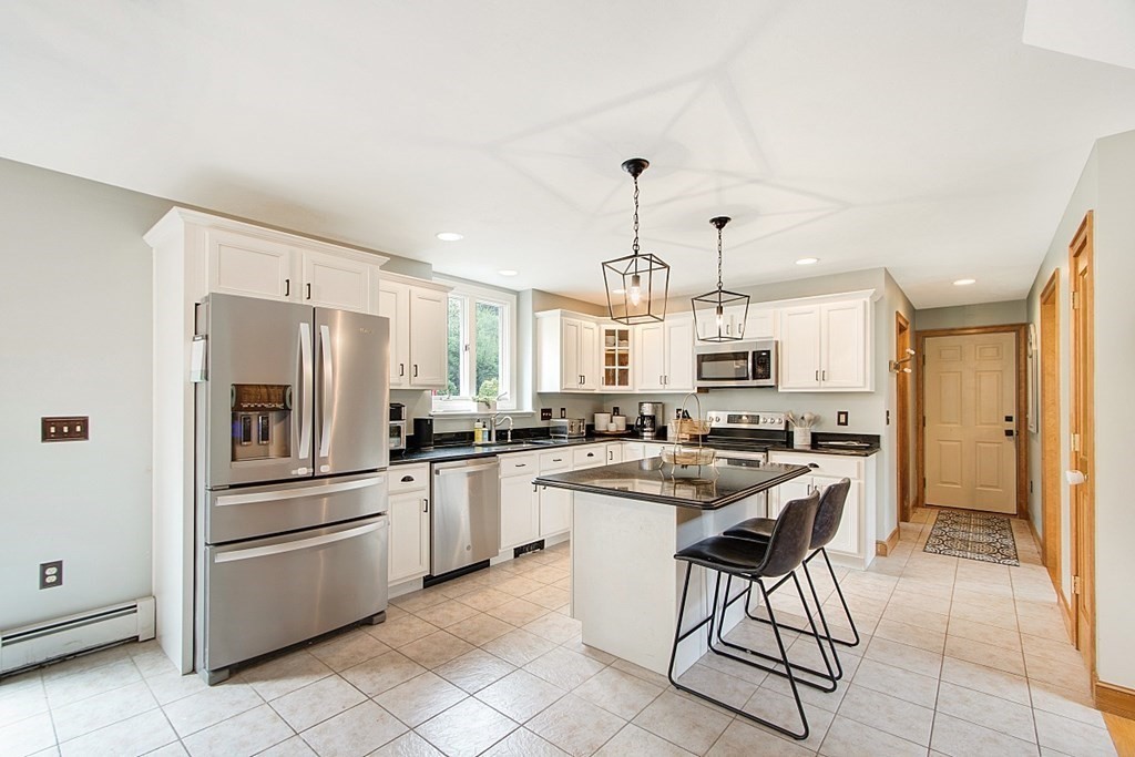 14 Stuart Road Sterling, MA 01564 - Photo 8 of 39 Gallery Image 8