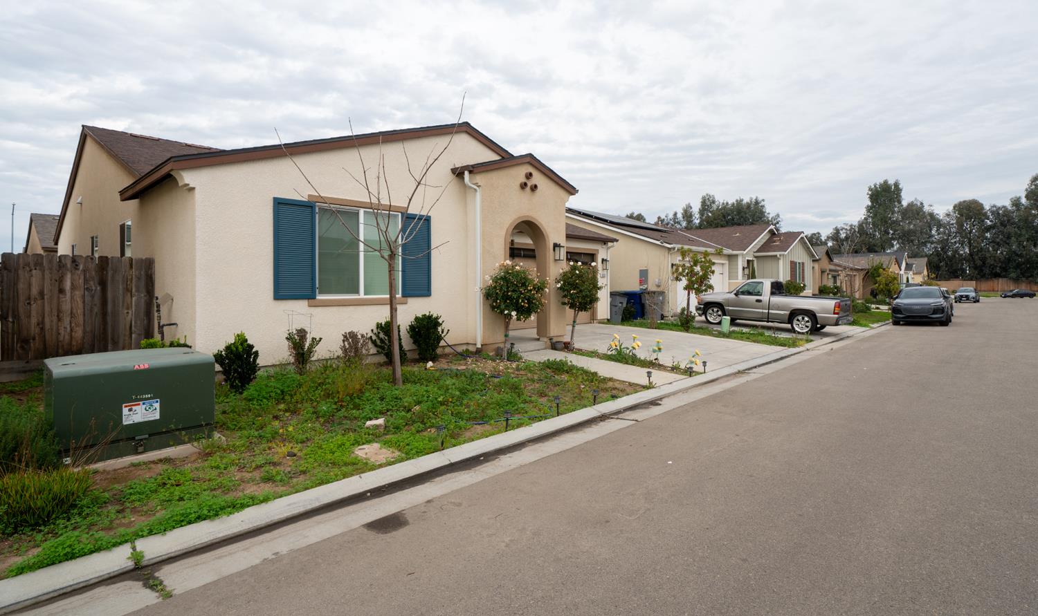 6552 East Huffman Avenue Fresno, CA 93727 - Photo 2 of 29