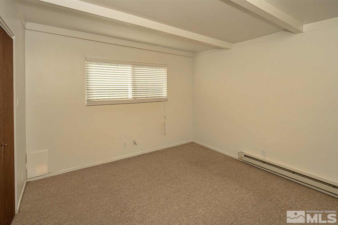 1425 Marsh Avenue Reno, NV 89509 - Photo 33 of 40 an empty room with a window