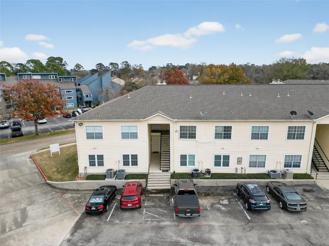 $265,000 | 12565 Melville Drive, Unit 214, Montgomery, TX 77356