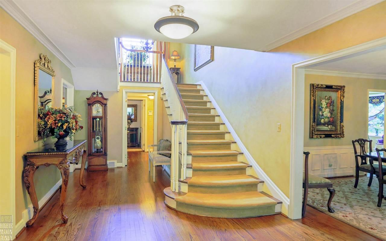 233 Stephens Road Grosse Pointe Farms, MI 48236 - Photo 3 of 42