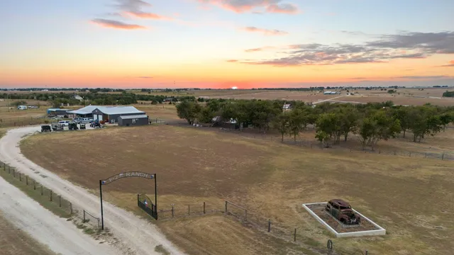 $899,000 | 1767 County Road 420, Taylor, TX 76574