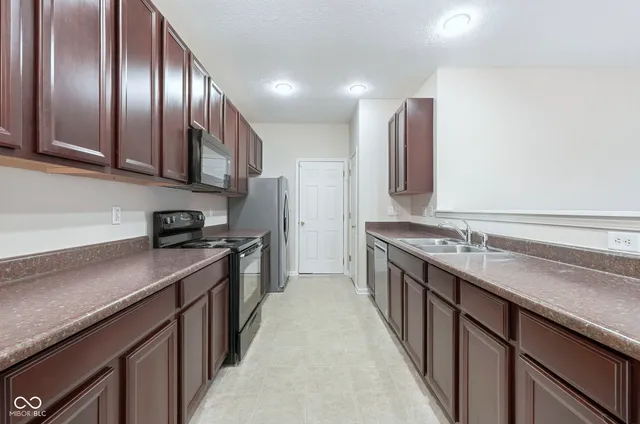 $260,000 | 9760 Silver Leaf Drive, Unit 701, Noblesville, IN 46060