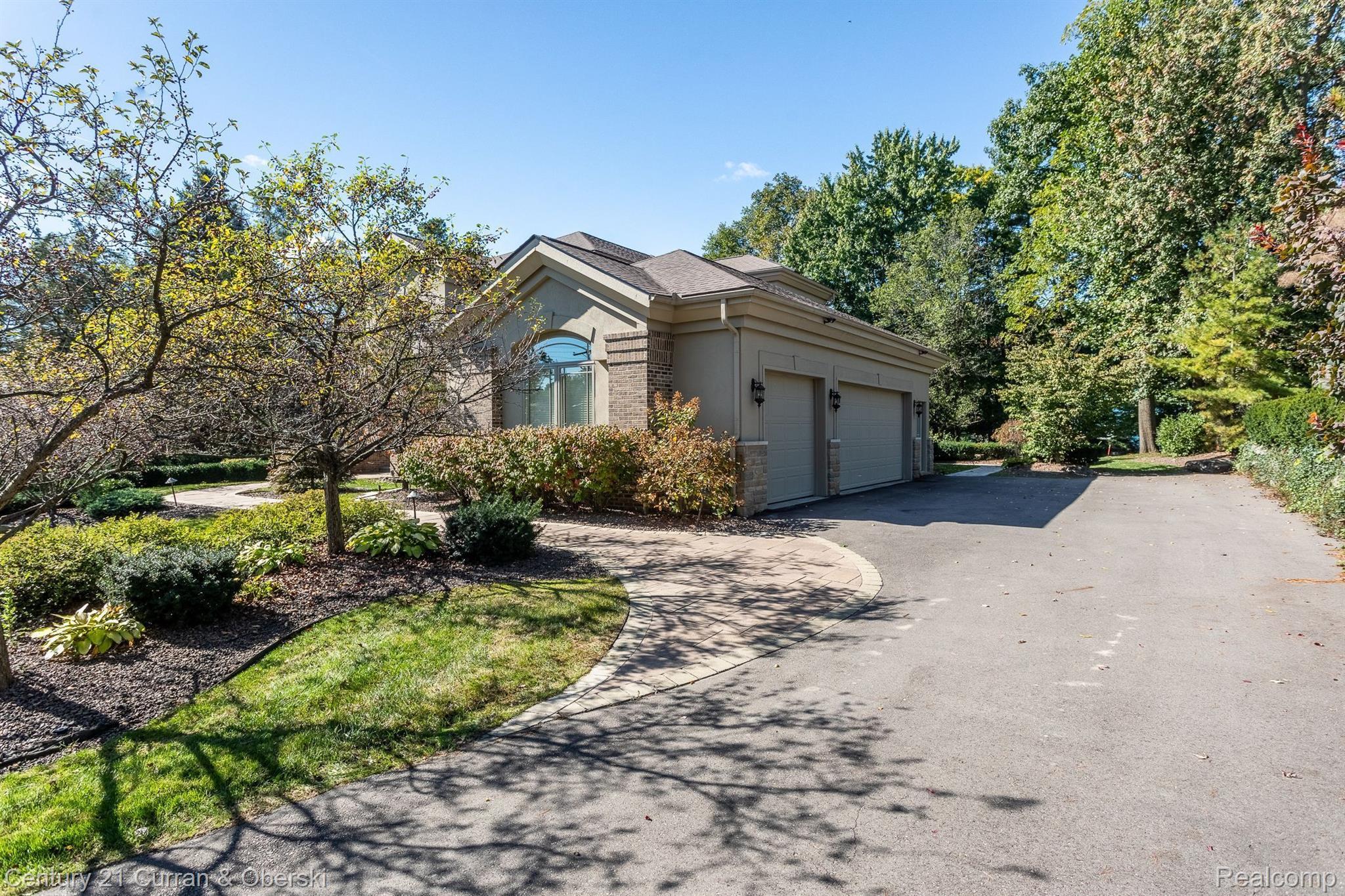 11449 North Ridge Road Plymouth, MI 48170 - Photo 4 of 59