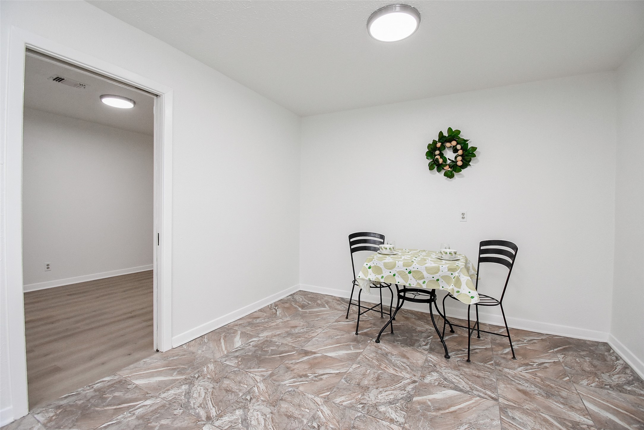 731 Dunwick Lane Pasadena, TX 77502 - Photo 12 of 46 Dining Area