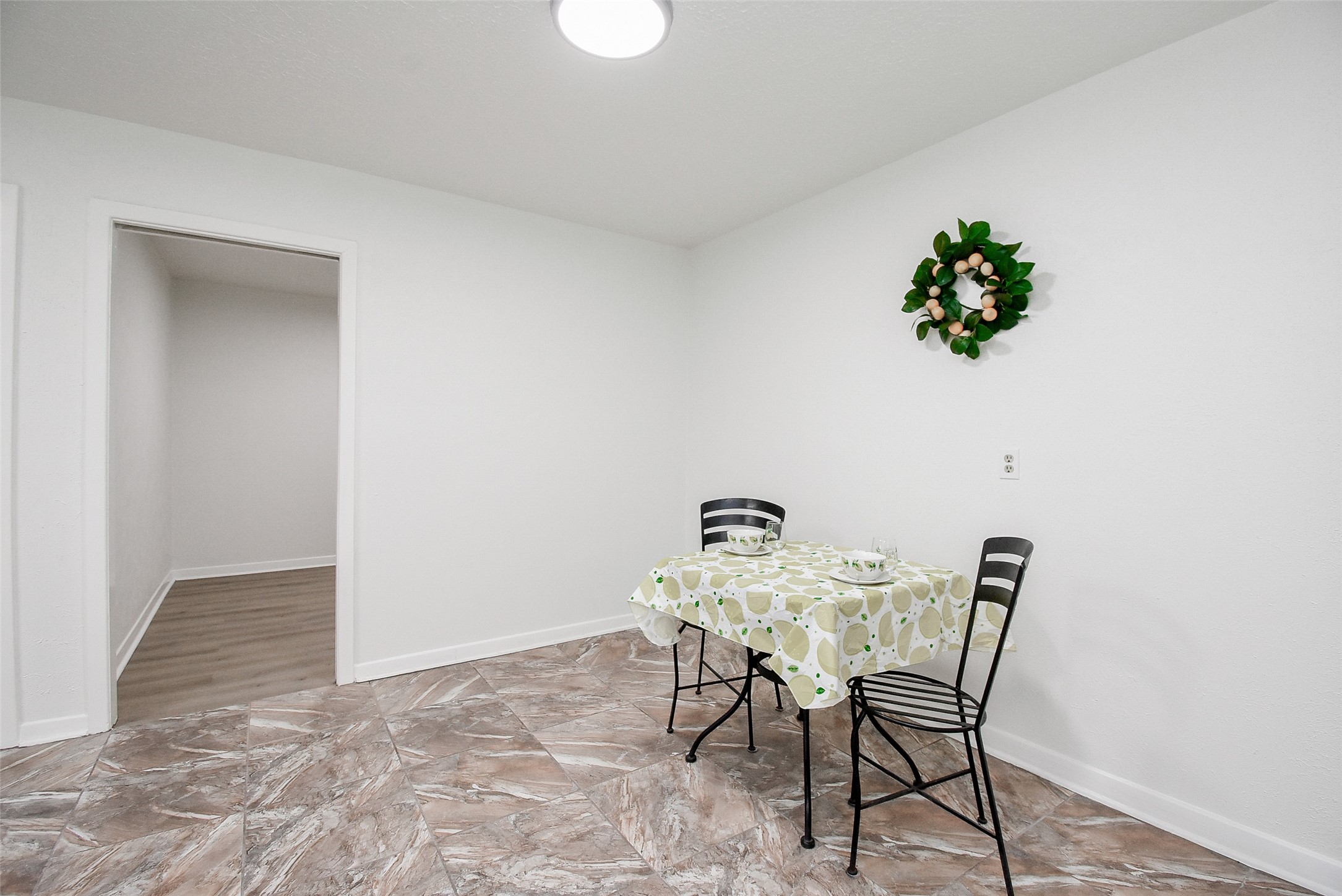 731 Dunwick Lane Pasadena, TX 77502 - Photo 13 of 46 Dining Area