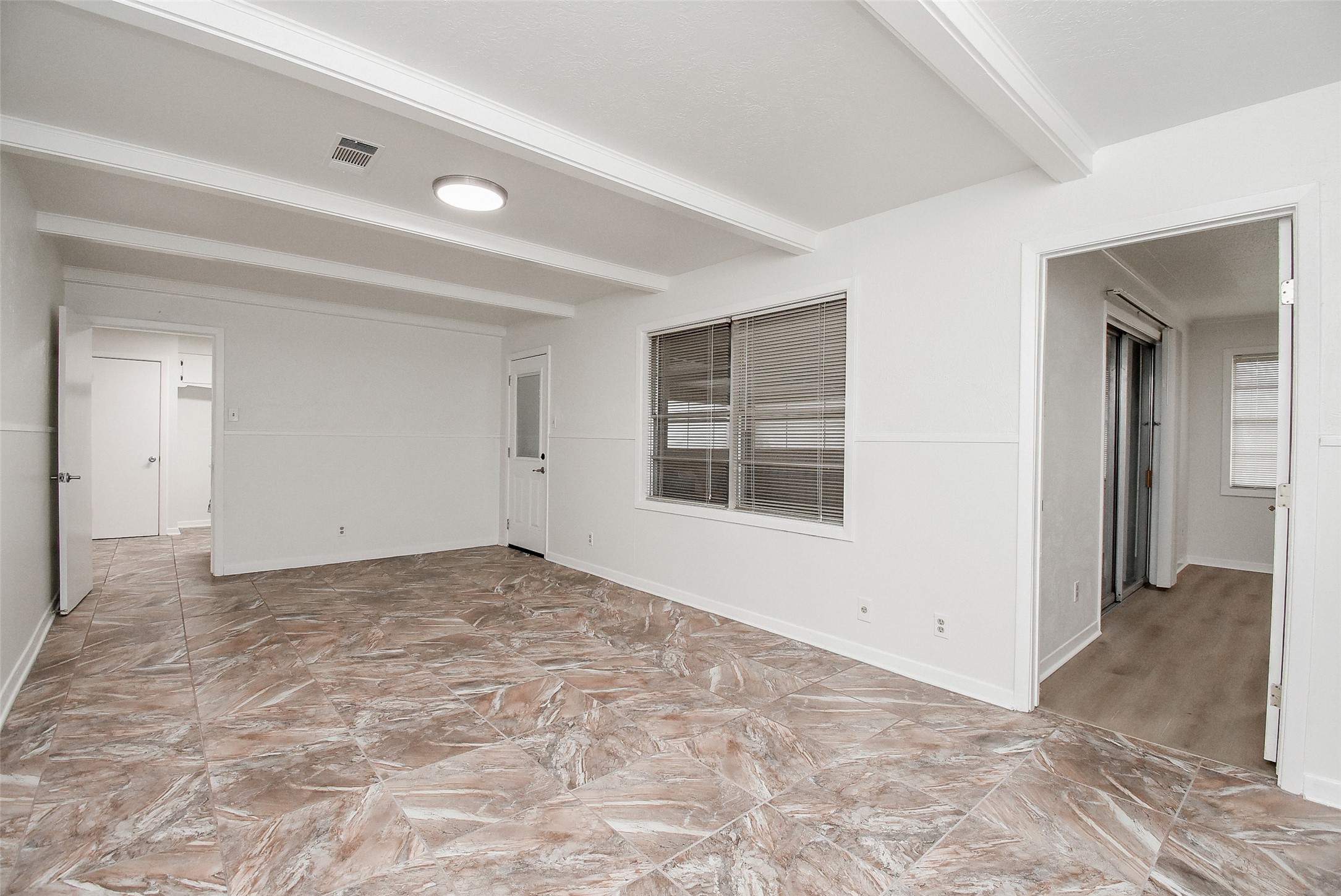 731 Dunwick Lane Pasadena, TX 77502 - Photo 22 of 46 Family Room