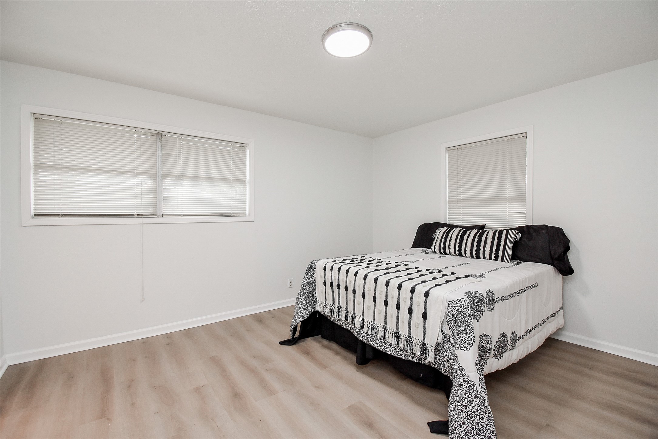 731 Dunwick Lane Pasadena, TX 77502 - Photo 24 of 46 Primary Bedroom