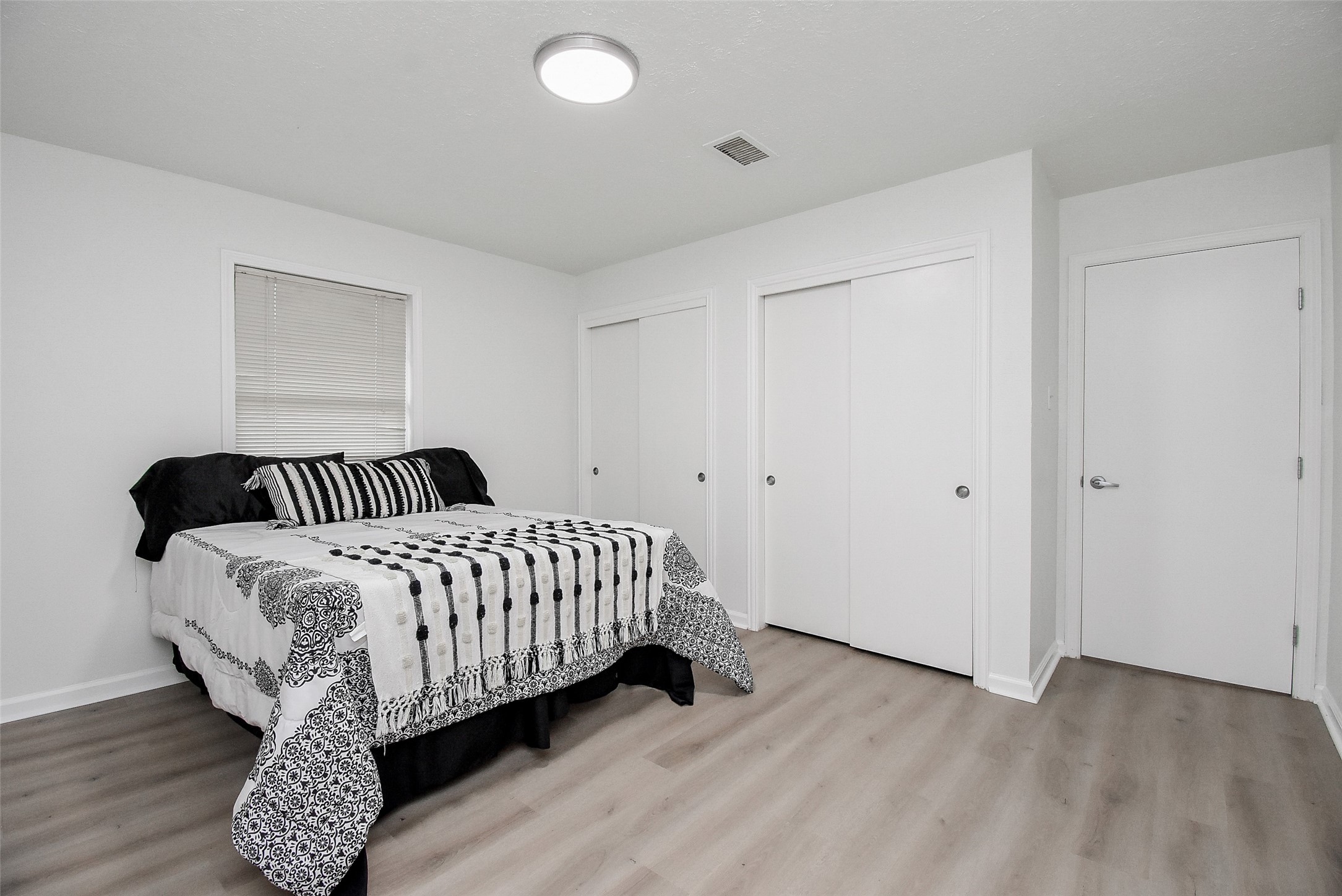 731 Dunwick Lane Pasadena, TX 77502 - Photo 25 of 46 Primary Bedroom