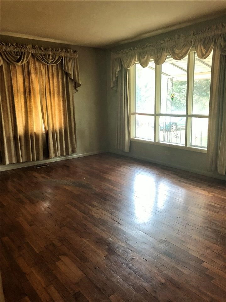 9128 North Center Road Clio, MI 48420 - Photo 3 of 35 21485796-2.JPG