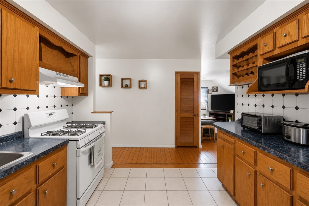 613 Durfee Street Fall River, MA 02720 - Photo 10 of 42