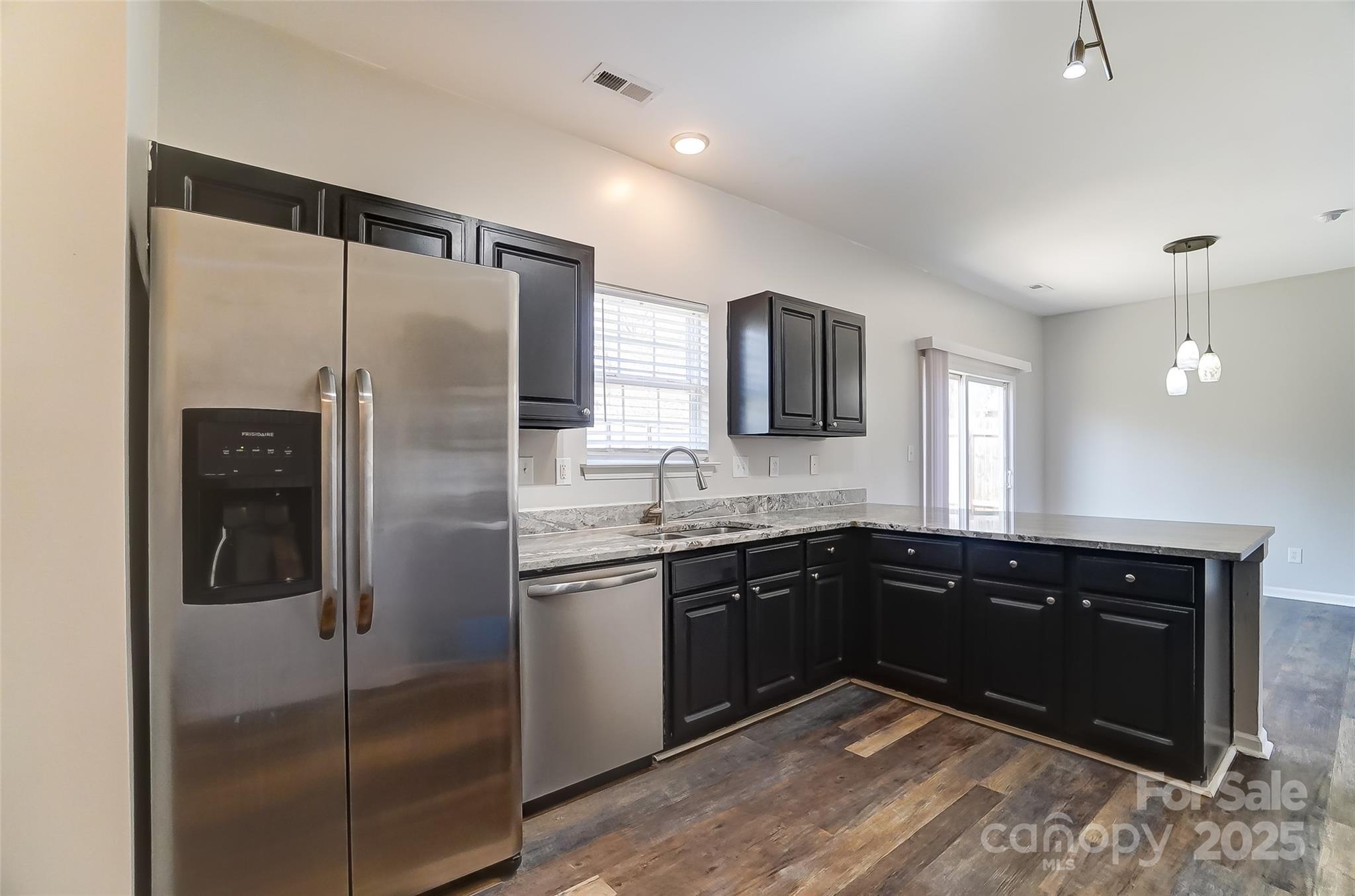 8247 Pozzi Road Charlotte, NC 28216 - Photo 5 of 23 Gallery Image 5