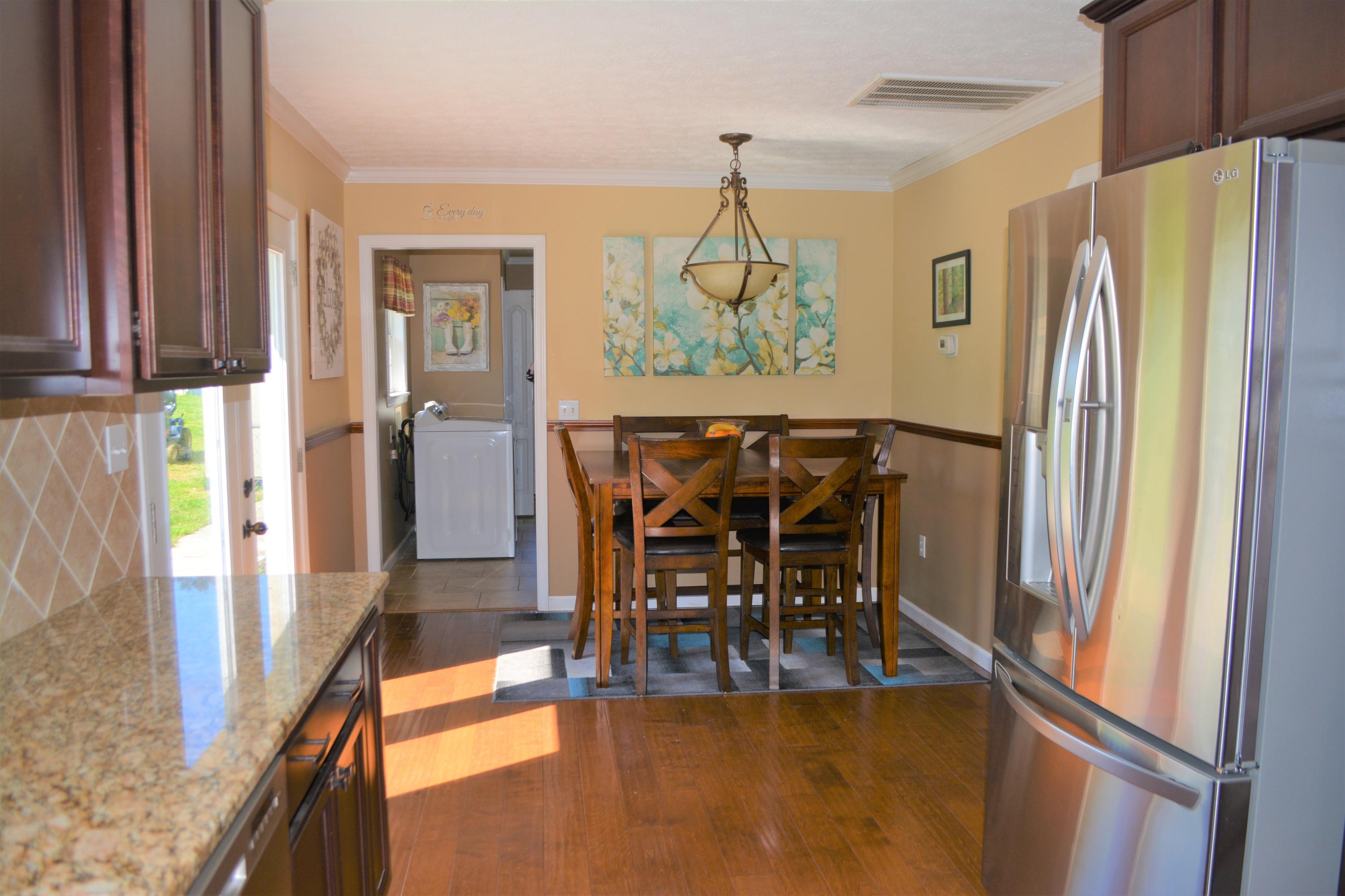 541 Kodak Road Kodak, TN 37764 - Photo 11 of 31 Kitchen - Dining